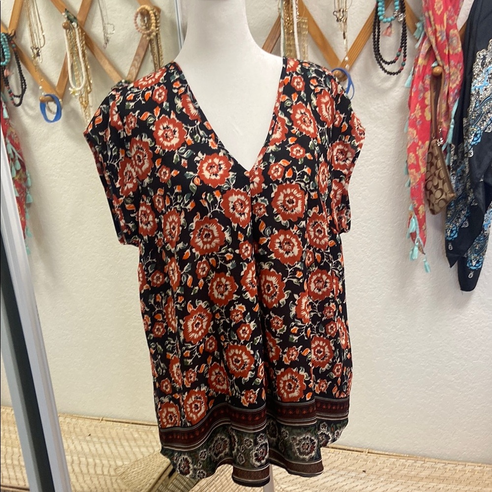 DR2 Black and Orange V-Neck Cap Sleeve Low Back Relaxed Fit Blouse